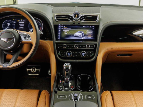 Bentley Bentayga Azure 35700 км