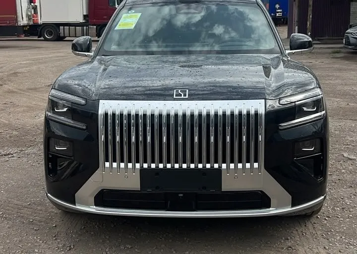 Zeekr 8X ULTRA (ЧЕРНЫЙ/КОРИЧНЕВЫЙ)